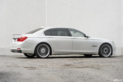 BMW 750 750i L 2009, photo 3/26