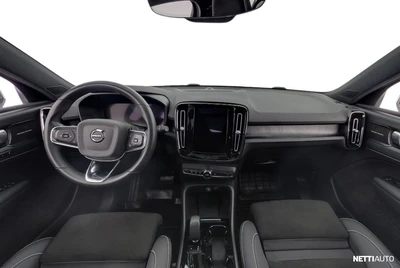 Volvo XC40 2023, photo 6/6