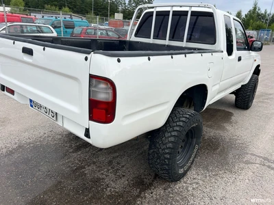 Toyota Hilux 1990, kuva 4/11