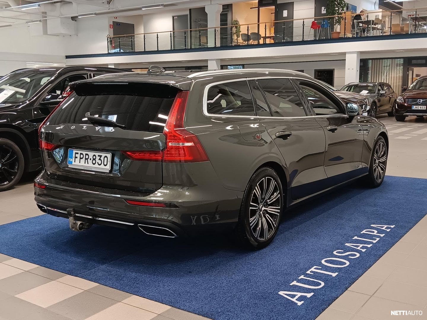 Volvo V60 2021, photo 2/5