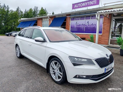 Skoda Superb 2016, photo 1/10