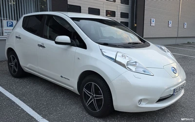 Nissan Leaf 2015, photo 2/27