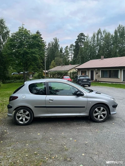 Peugeot 206 GTi 2,0 3d 2003, kuva 7/10
