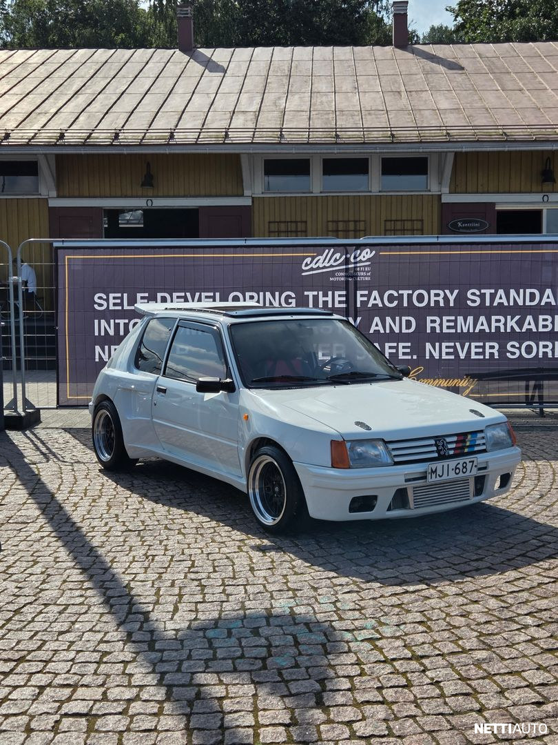 Peugeot 205