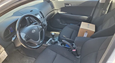 Hyundai i30 1,6 Di 84kW Comfort 5d 2008, kuva 4/5