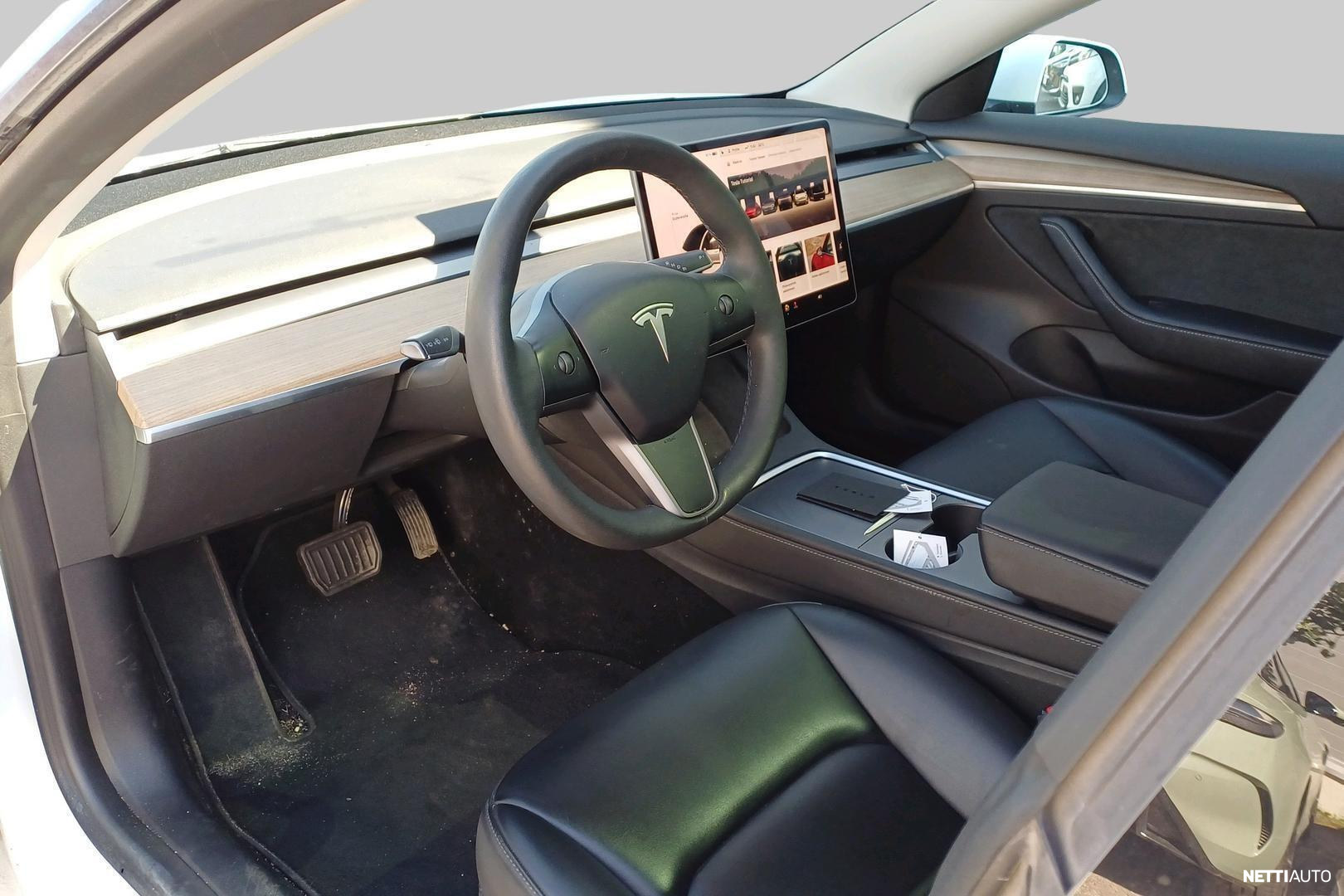 Tesla Model 3 2023, kuva 4/6