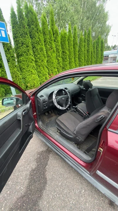 Opel Astra 1,6 8V Club 5d 1999, kuva 2/5