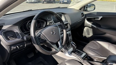 Volvo V40 D2 Business Edition 90 aut 2018, photo 5/10