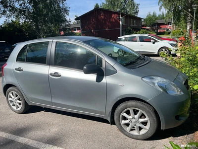Toyota Yaris 1,0 VVT-i Linea Terra 5ov 2006, kuva 4/8