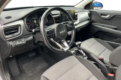 Kia Stonic 1,0 T-GDI 100hv LX DCT 2023, photo 7/24