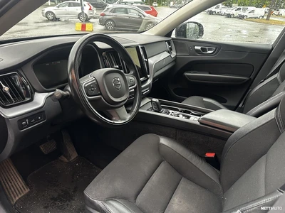 Volvo XC60 2021, photo 3/7