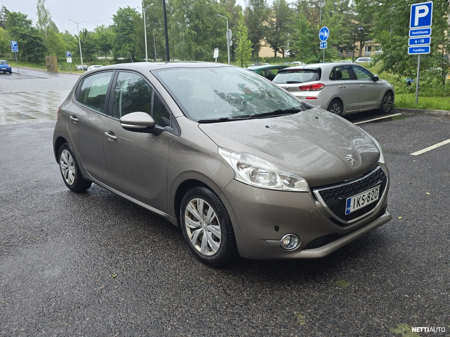 Peugeot 208