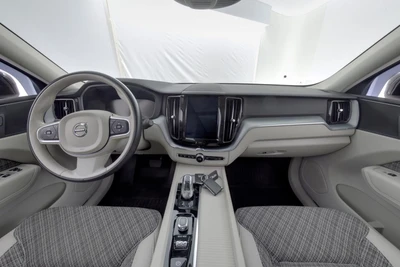 Volvo XC60 T8 AWD Momentum aut 2018, kuva 7/40