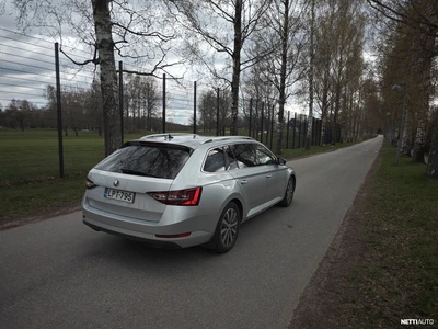 Skoda Superb 2018, photo 4/17