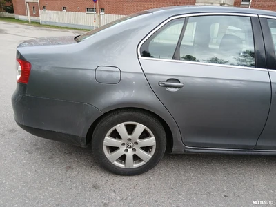 Volkswagen Jetta 2006, photo 6/16