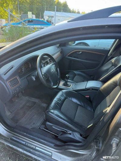 Volvo V70 2,0D Momentum 2008, kuva 6/6