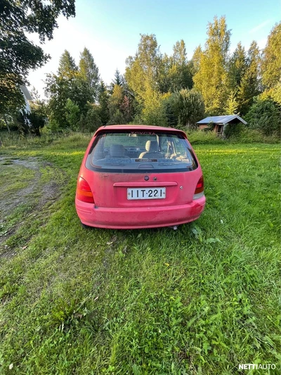 Toyota Starlet 1999, kuva 3/3