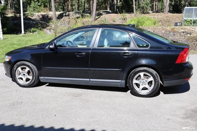 Volvo S40 1,6D DRIVe start/stop man 2011, kuva 7/10