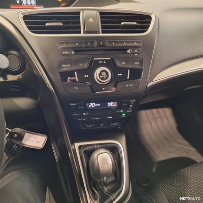Honda Civic 5D 1,4i Comfort 2015, photo 6/15