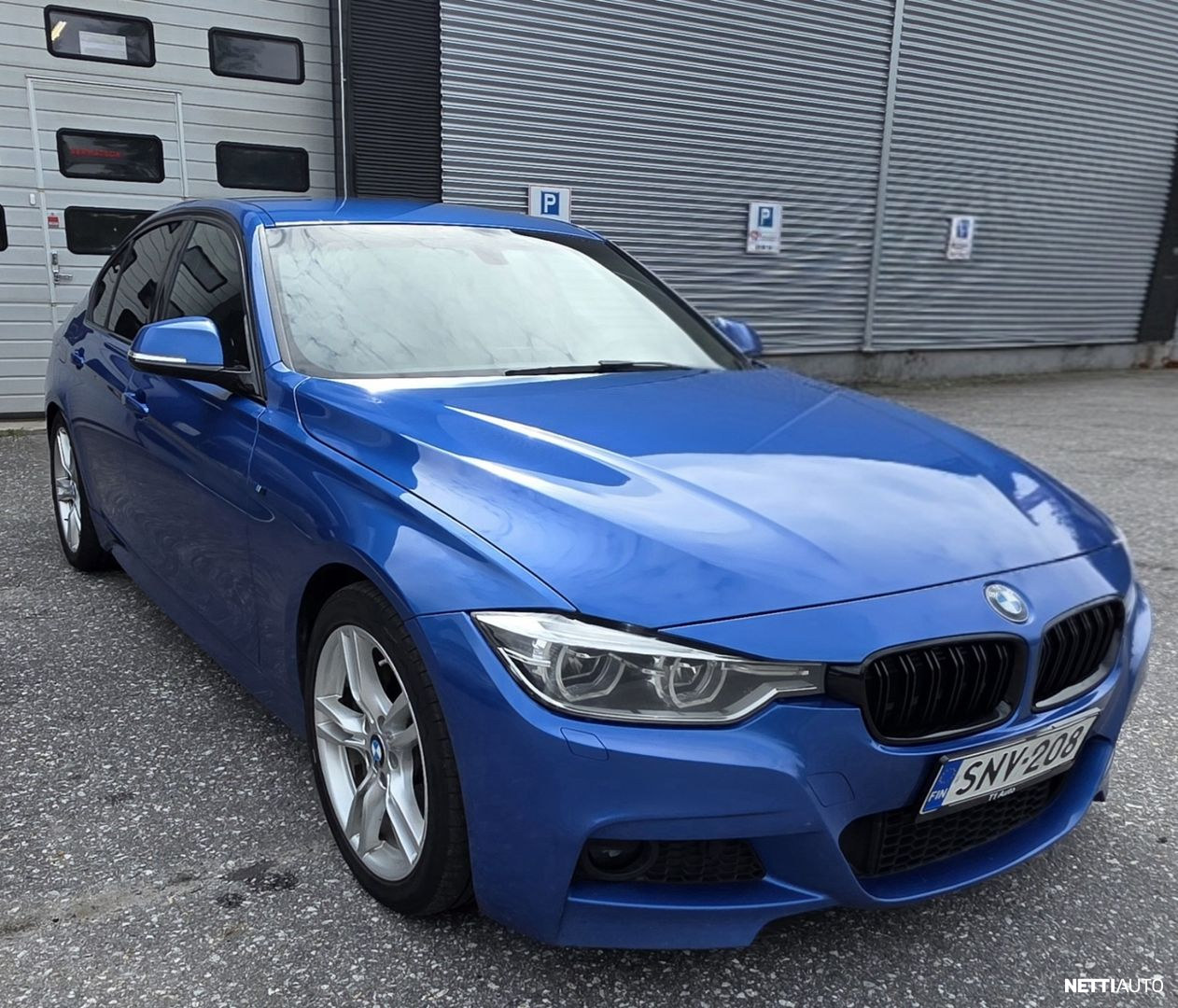 BMW 330