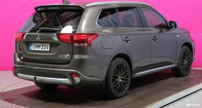 Mitsubishi Outlander PHEV 2016, kuva 3/17