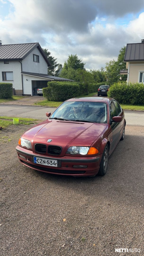 BMW 320
