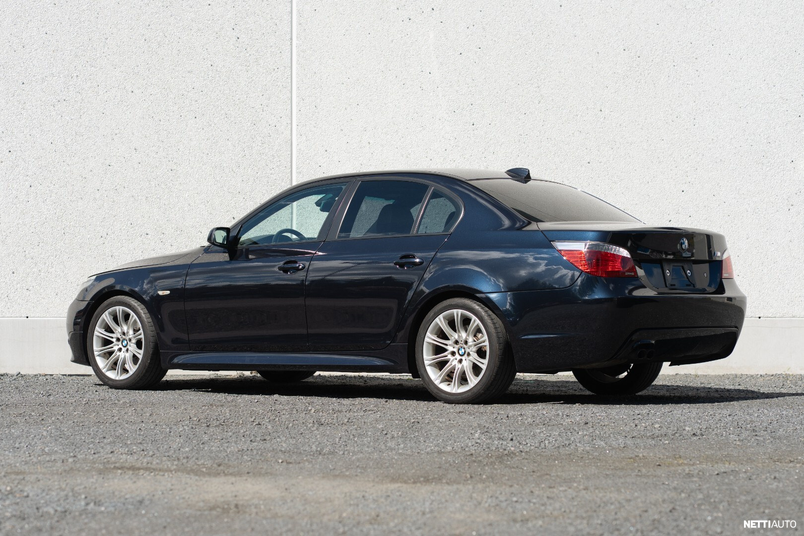 BMW 525