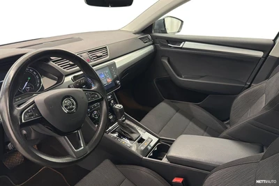 Skoda Superb 2018, photo 6/36