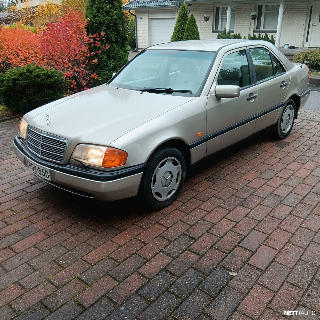 Mercedes-Benz 180