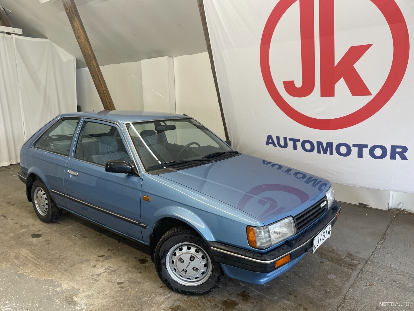 Mazda 323
