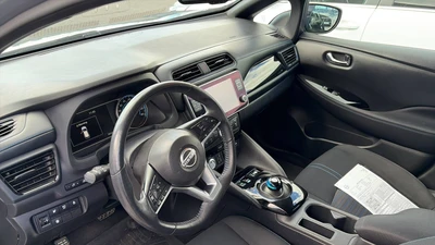 Nissan Leaf 2023, photo 3/3