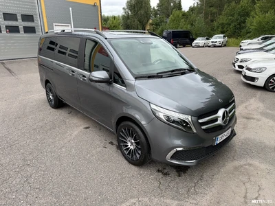 Mercedes-Benz V 2022, photo 2/30