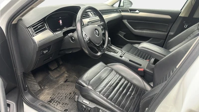 Volkswagen Passat 2016, photo 4/5