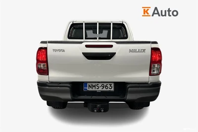 Toyota Hilux Double Cab 4WD 2,4D Life 2022, photo 3/26