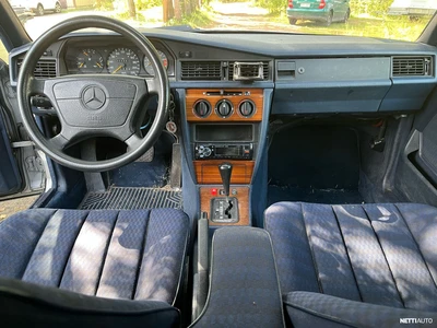 Mercedes-Benz 190 1992, kuva 7/17