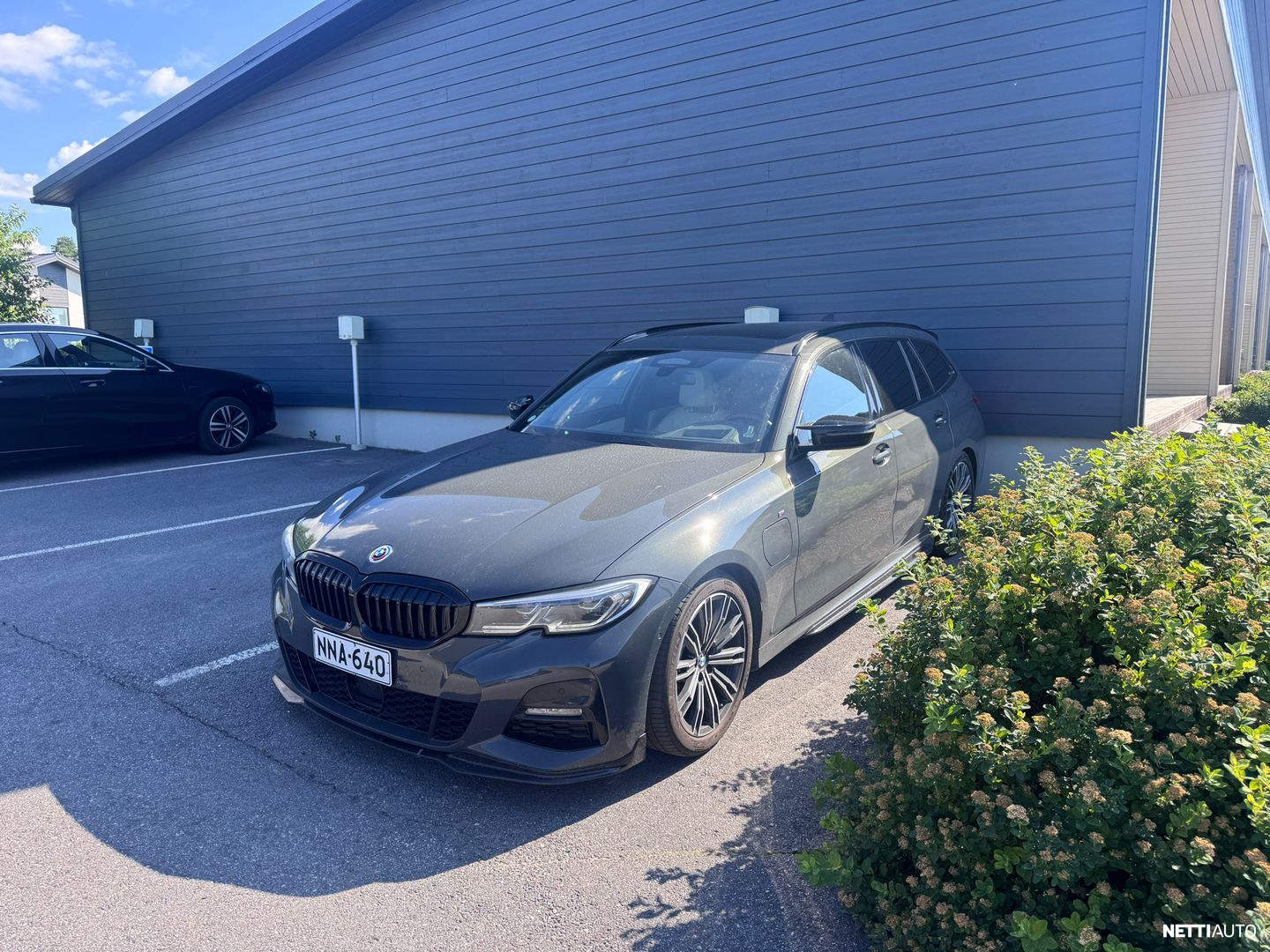 BMW 330