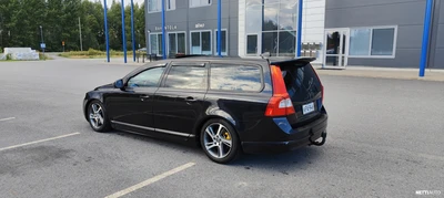 Volvo V70 2010, photo 2/7