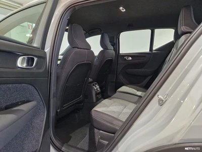 Volvo XC40 2024, photo 7/10