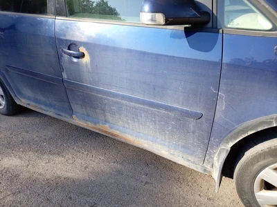 Volkswagen Touran 2005, kuva 5/12