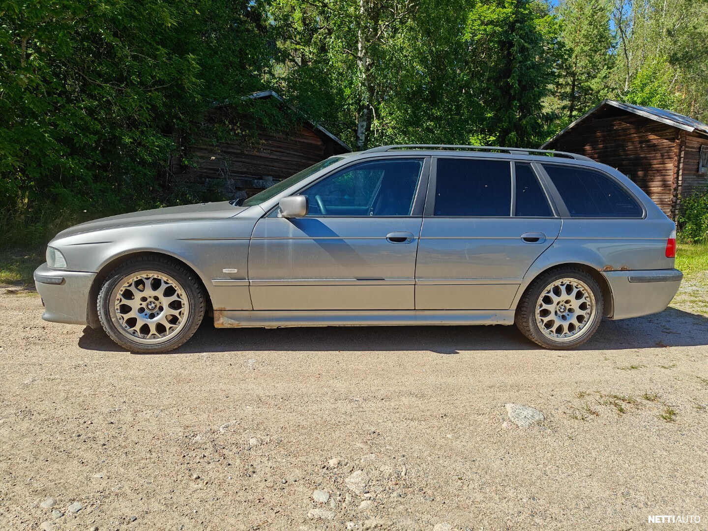 BMW 520