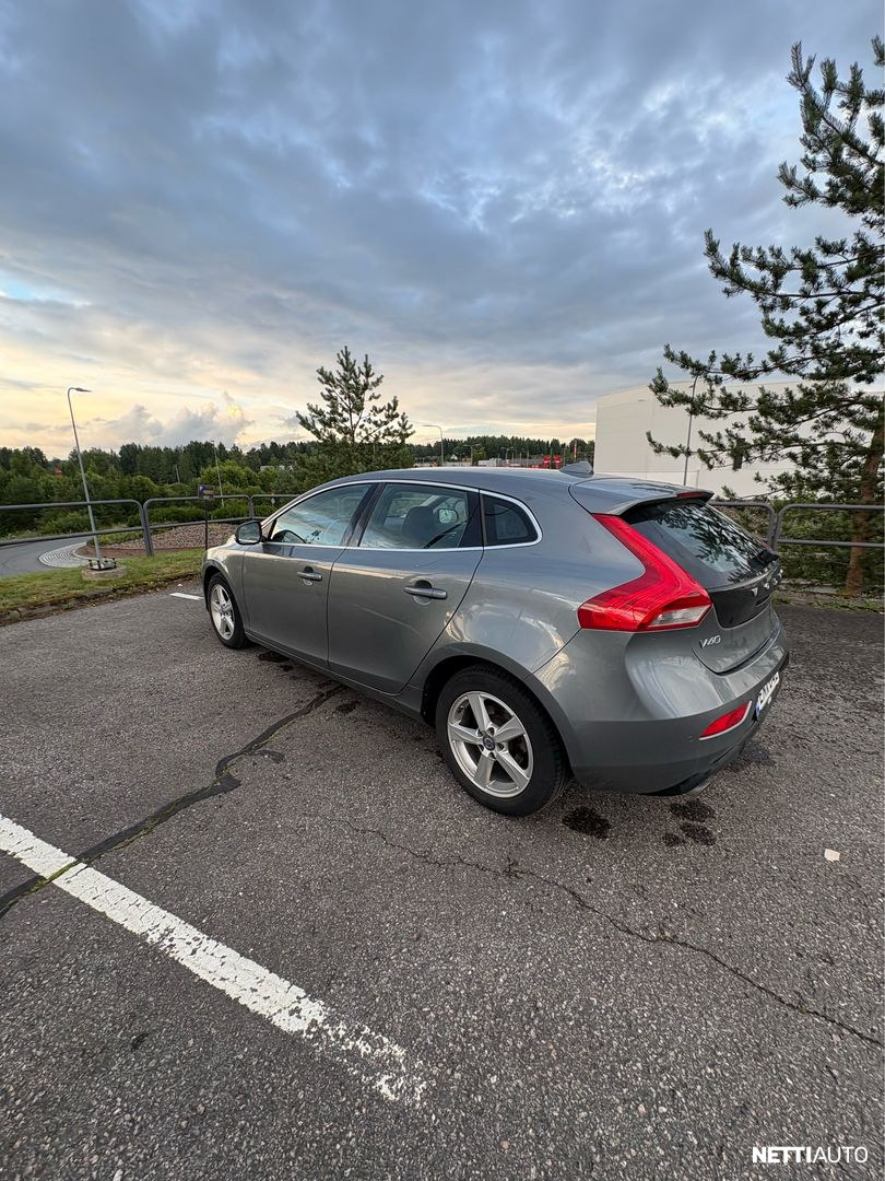 Volvo V40