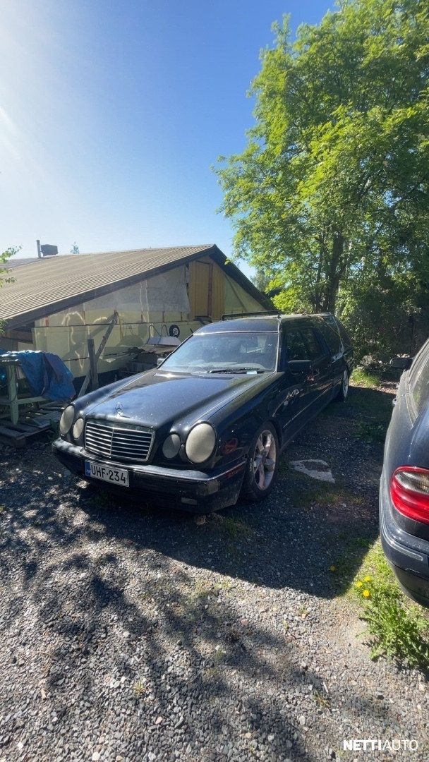 Mercedes-Benz E