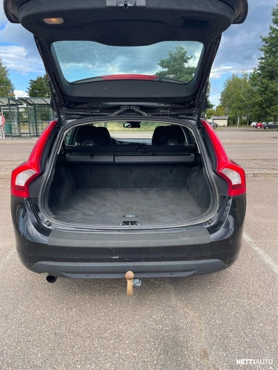 Volvo V60 D2 Momentum Business aut 2013, photo 6/20