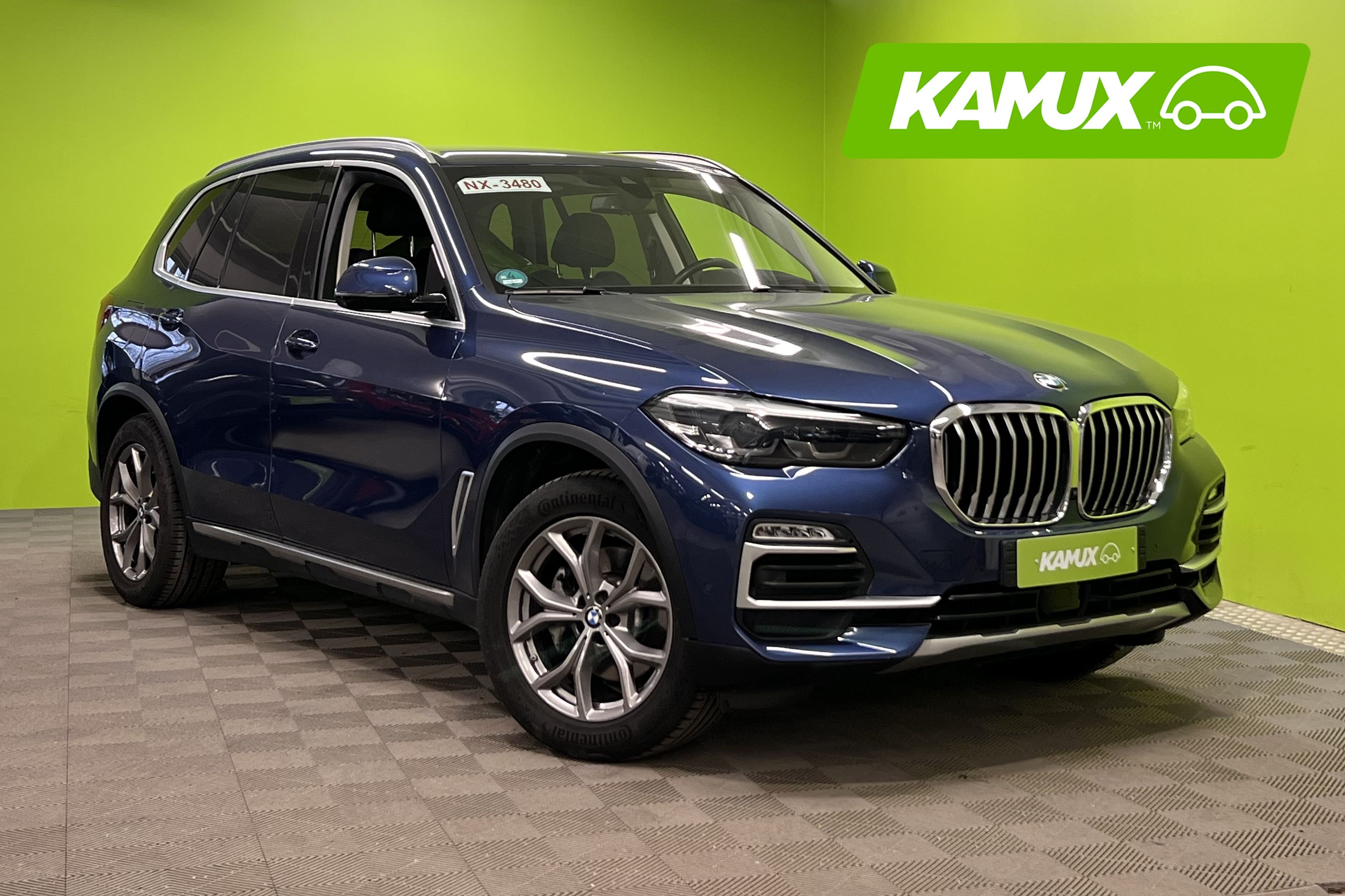 BMW X5 xDrive25d xLine - Merkkihuollettu & juuri katsastettu kaksilla vanteilla!