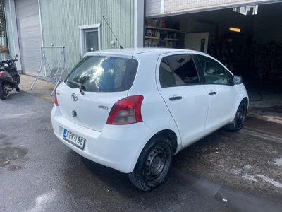 Toyota Yaris 1,4 D-4D Linea Terra 5ov 2008, kuva 3/11