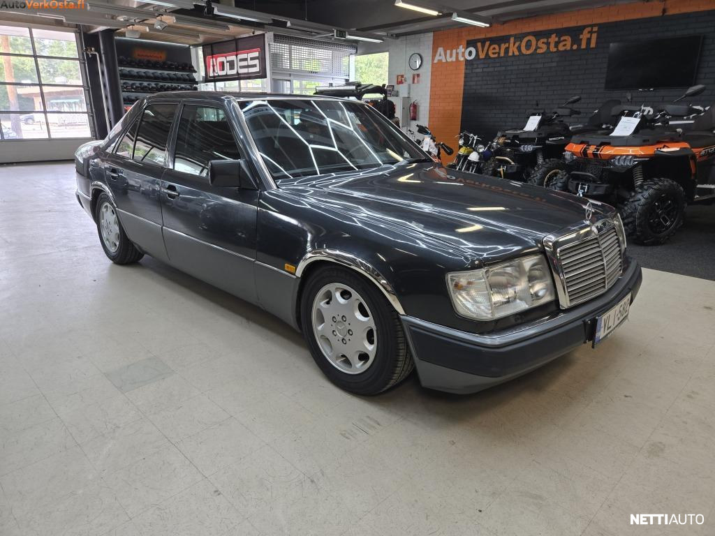 Mercedes-Benz E 300