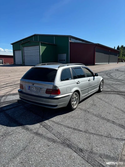 BMW 330 d Touring 2001, photo 4/8