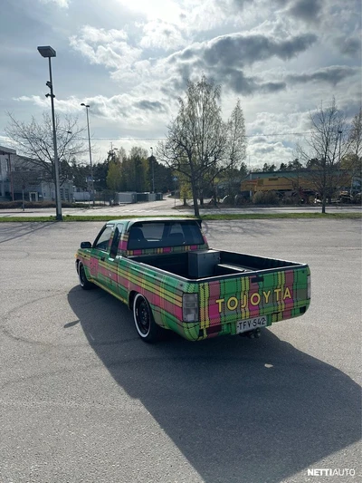 Toyota Hilux 1992, photo 4/5