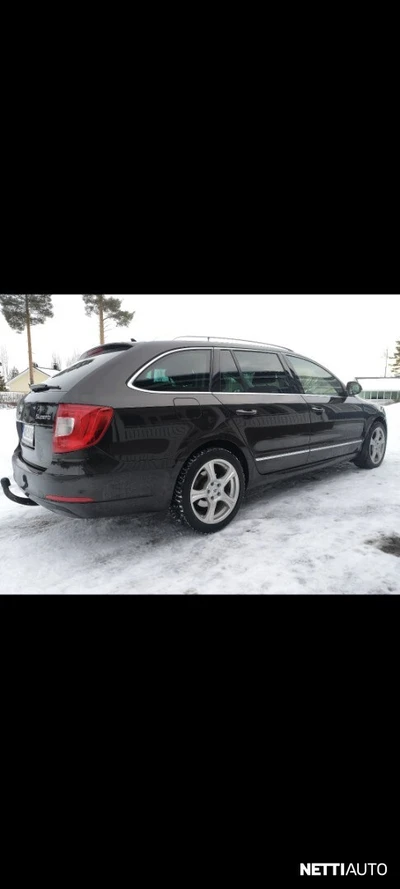 Skoda Superb 2012, kuva 7/8