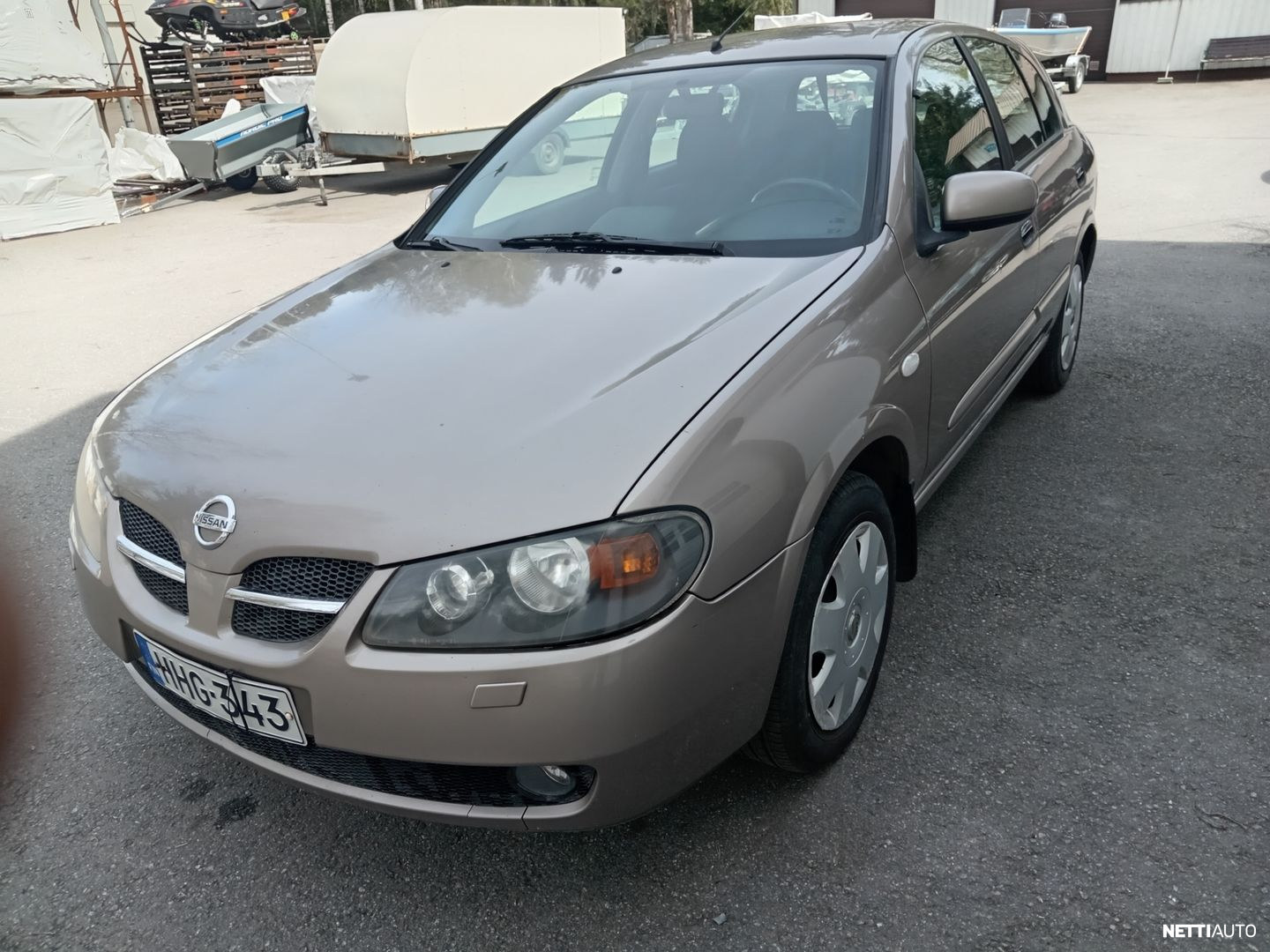 Nissan Almera